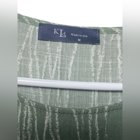 KLd Green Short Sleeve Blouse - Picture 3 of 3